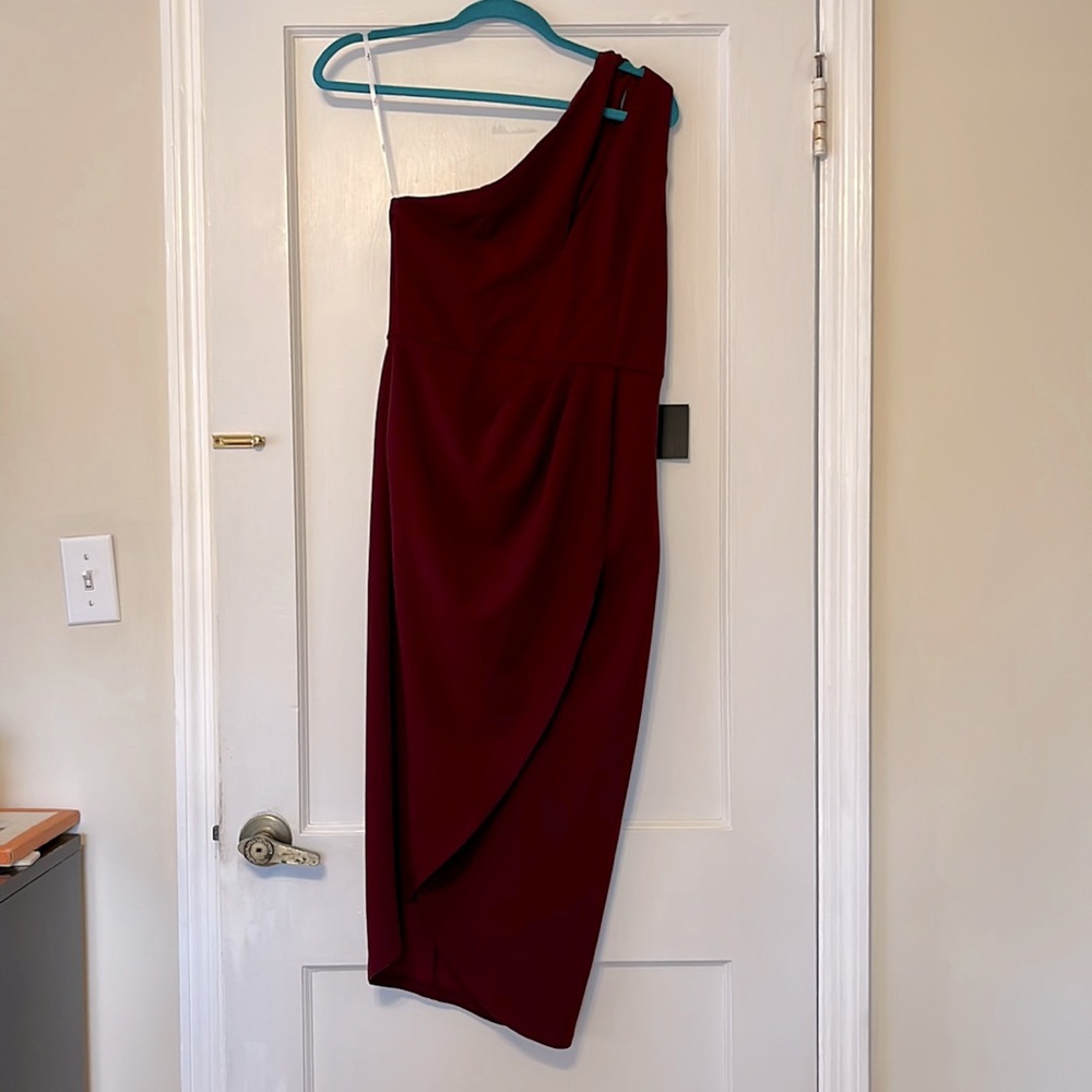 Never worn Lulus one shoulder cocktail dress. Maroon